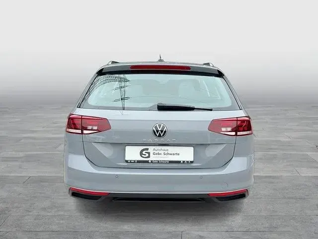 Gebraucht VW Passat Conceptline 122 PS (89 kW) 2023 Grau Kombi