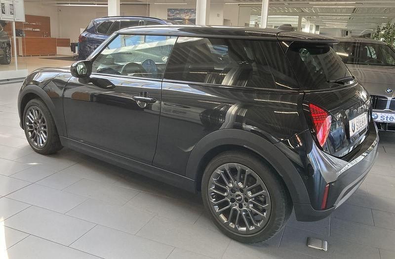 Usata Mini Cooper Classic 156 CV (114 kW) 2024 Nero Utilitaria
