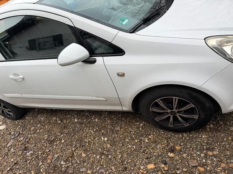 Second-hand Opel Corsa 60 CP (44 kW) 2008 Alb Hatchback