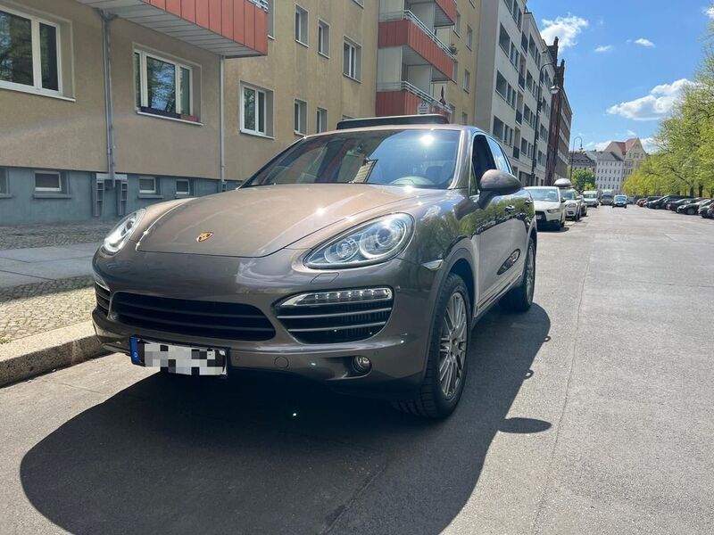 Braun Gebraucht 2012 Porsche Cayenne SUV | 22.399 € (Fairer Preis) - Bild 1/4