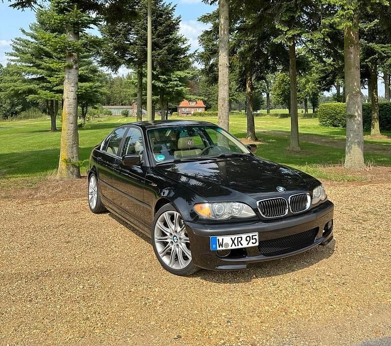 Schwarz Gebraucht 2003 BMW 330 Sport Line Limousine | 9.650 € (Fairer Preis) - Bild 1/4