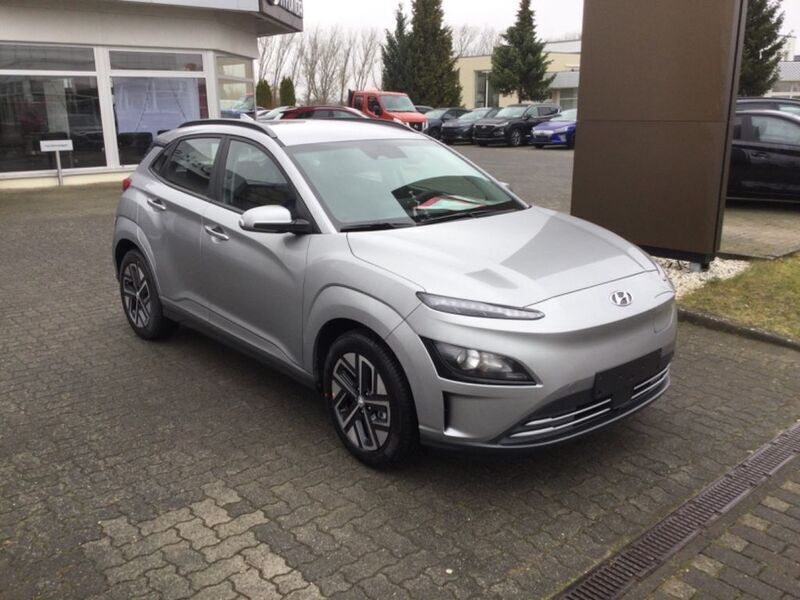 Gebraucht Hyundai Kona Select 150 kW (204 PS) 2022 Silber SUV