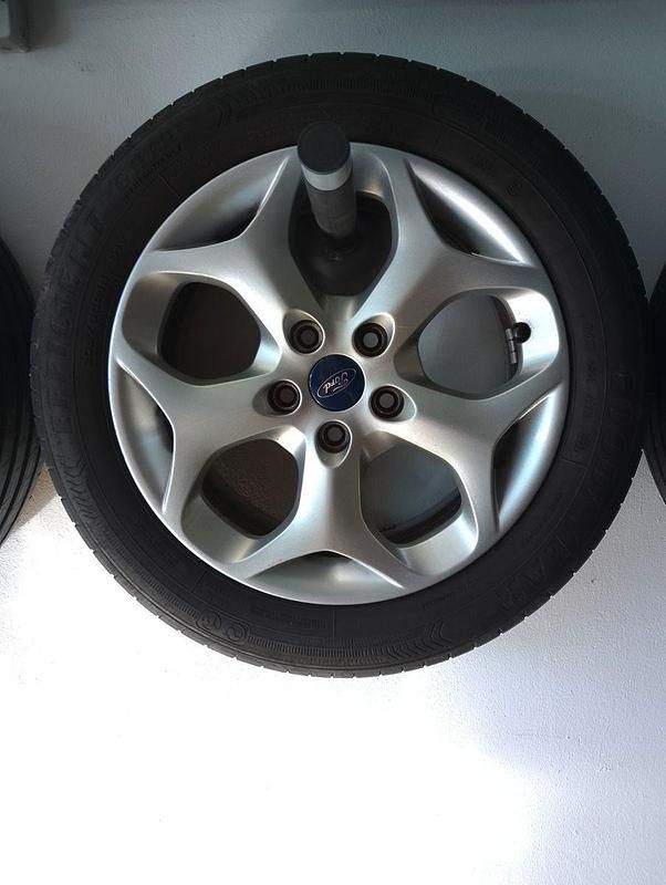 Gebraucht Ford Grand C-Max Trend 125 PS (91 kW) 2013 Silber Van / Kleinbus