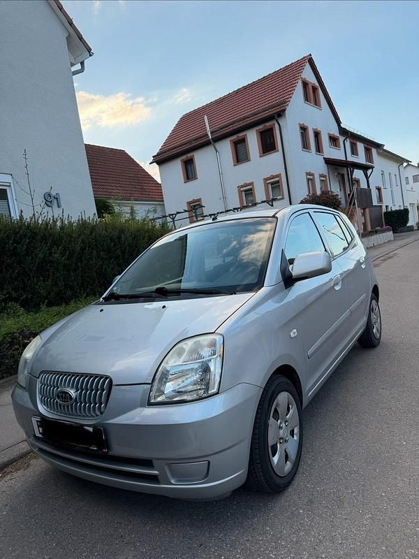 Second-hand Kia Picanto 65 CP (47 kW) 2005 Argintiu Hatchback