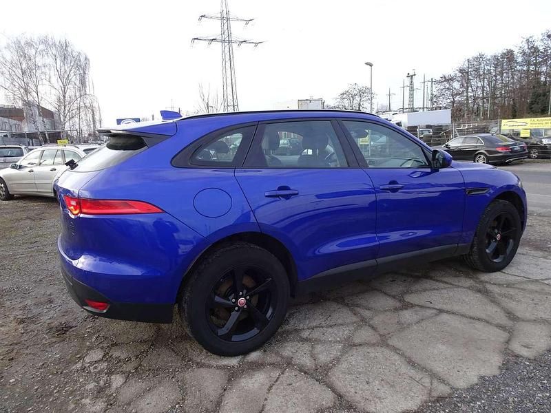 Gebraucht Jaguar F-Pace Prestige 179 PS (131 kW) 2018 Caesium blue SUV
