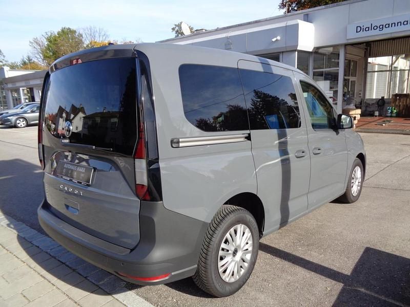 Gebraucht VW Caddy Basis 102 PS (75 kW) 2024 Pure grey (grau) Van / Kleinbus