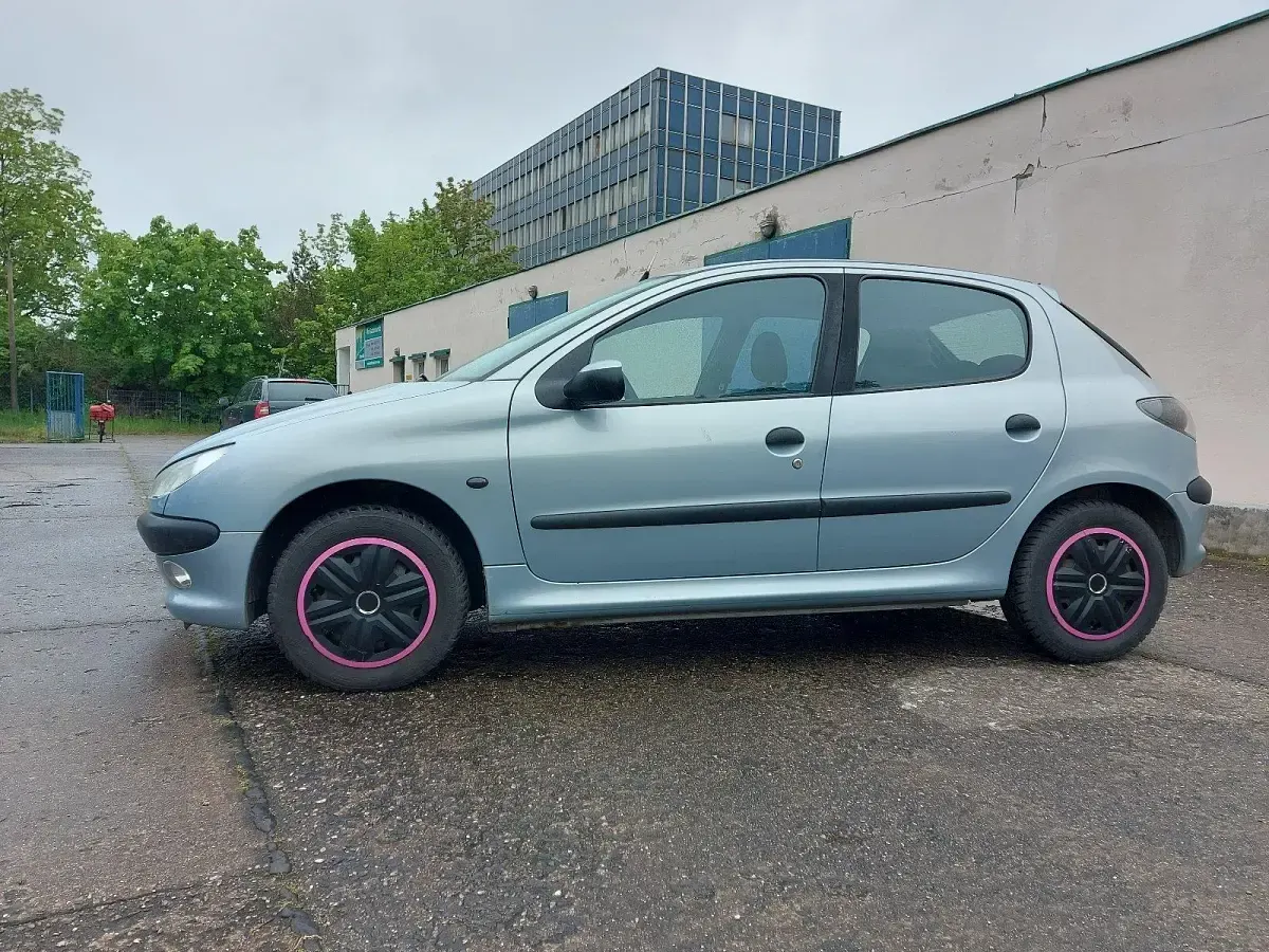 Gebraucht Peugeot 206 75 PS (55 kW) 2000 Silber Kleinwagen