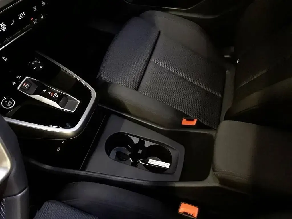 Gebraucht Audi Q4 e-tron Ambiente 150 kW (204 PS) 2025 Kieselgrau SUV