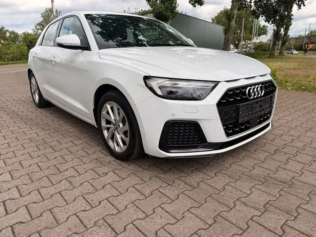 Gebraucht Audi A1 Sportback Advanced 116 PS (85 kW) 2018 Weiß Kleinwagen