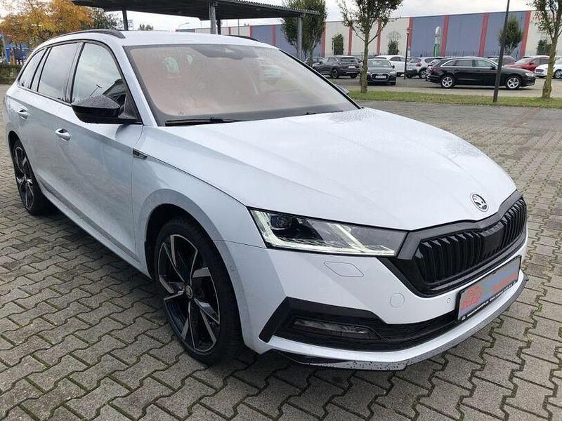 Gebraucht Skoda Octavia SportLine 204 PS (150 kW) 2022 Weiss Kombi