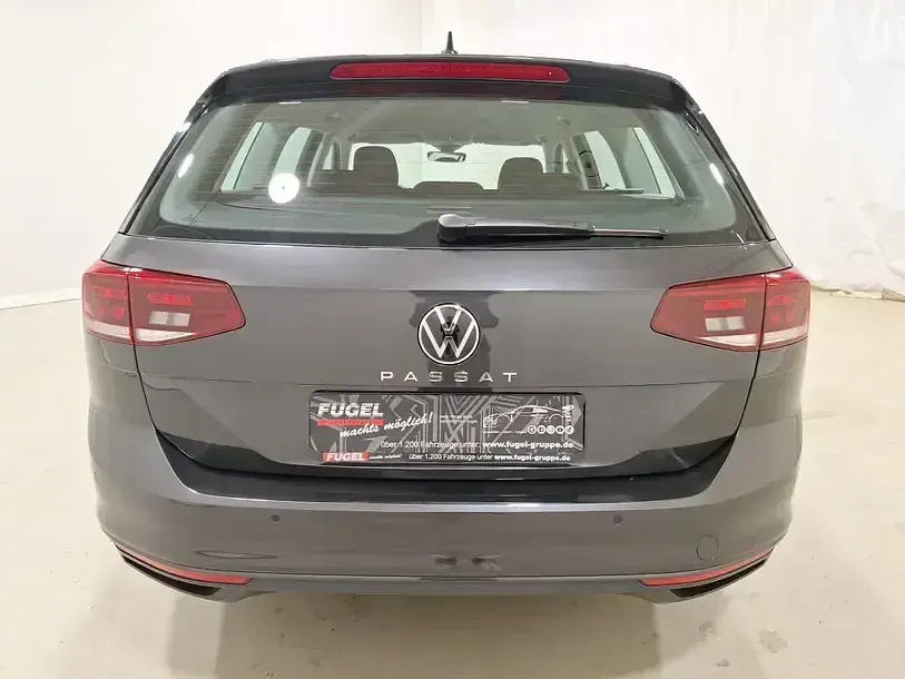 Gebraucht VW Passat Conceptline 150 PS (110 kW) 2022 Mangangrau metallic Kombi