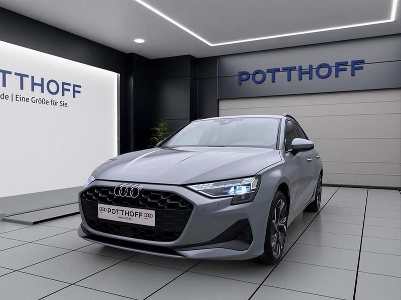 Grau Gebraucht 2025 Audi A3 Sport Limousine | 34.750 € (Guter Preis) - Bild 1/4