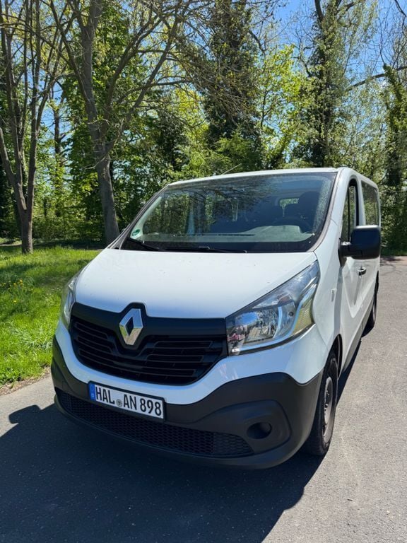 Weiß Gebraucht 2017 Renault Trafic Van | 11.500 € - Bild 1/4