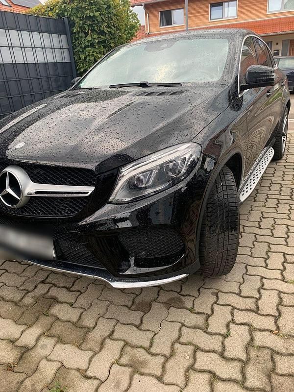 Schwarz Gebraucht 2017 Mercedes GLE350 Coupé | 30.800 € (Superpreis) - Bild 1/4