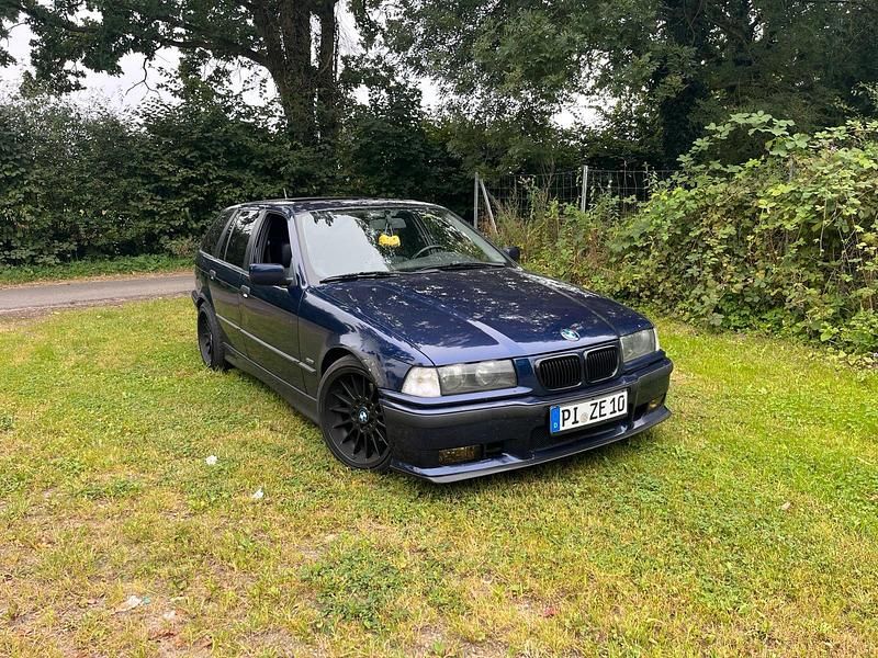 Blau Gebraucht 1997 BMW 328 Kombi | 6.900 € - Bild 1/4