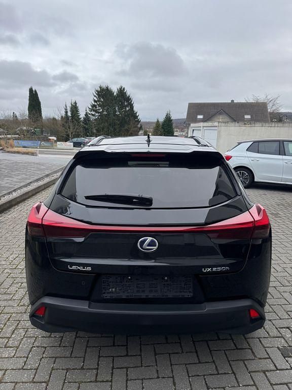 Gebraucht Lexus UX 250h 184 PS (135 kW) 2021 Schwarz SUV