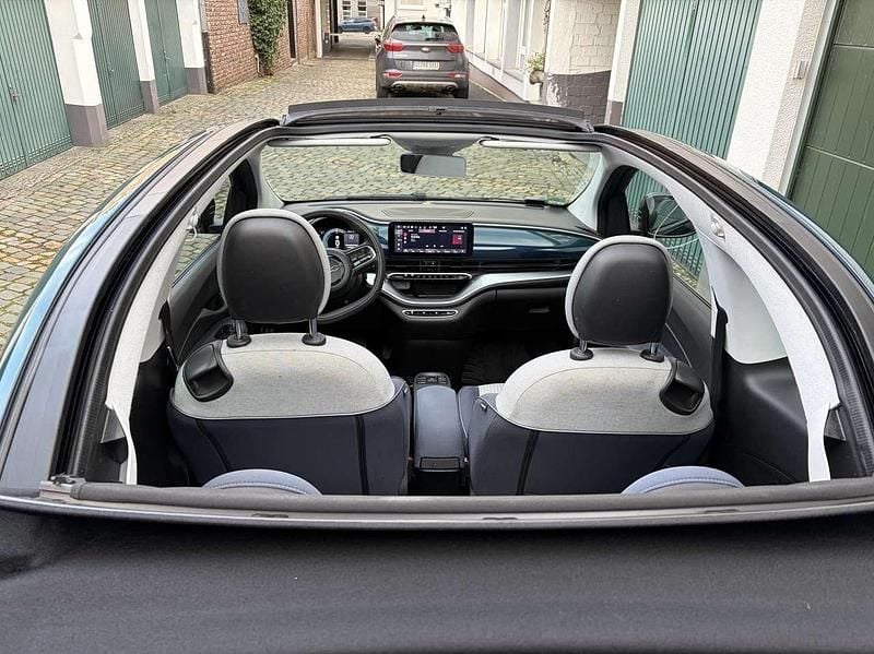Blau Gebraucht 2022 Fiat 500e Icon Cabrio | 15.500 € (Superpreis) - Bild 1/4