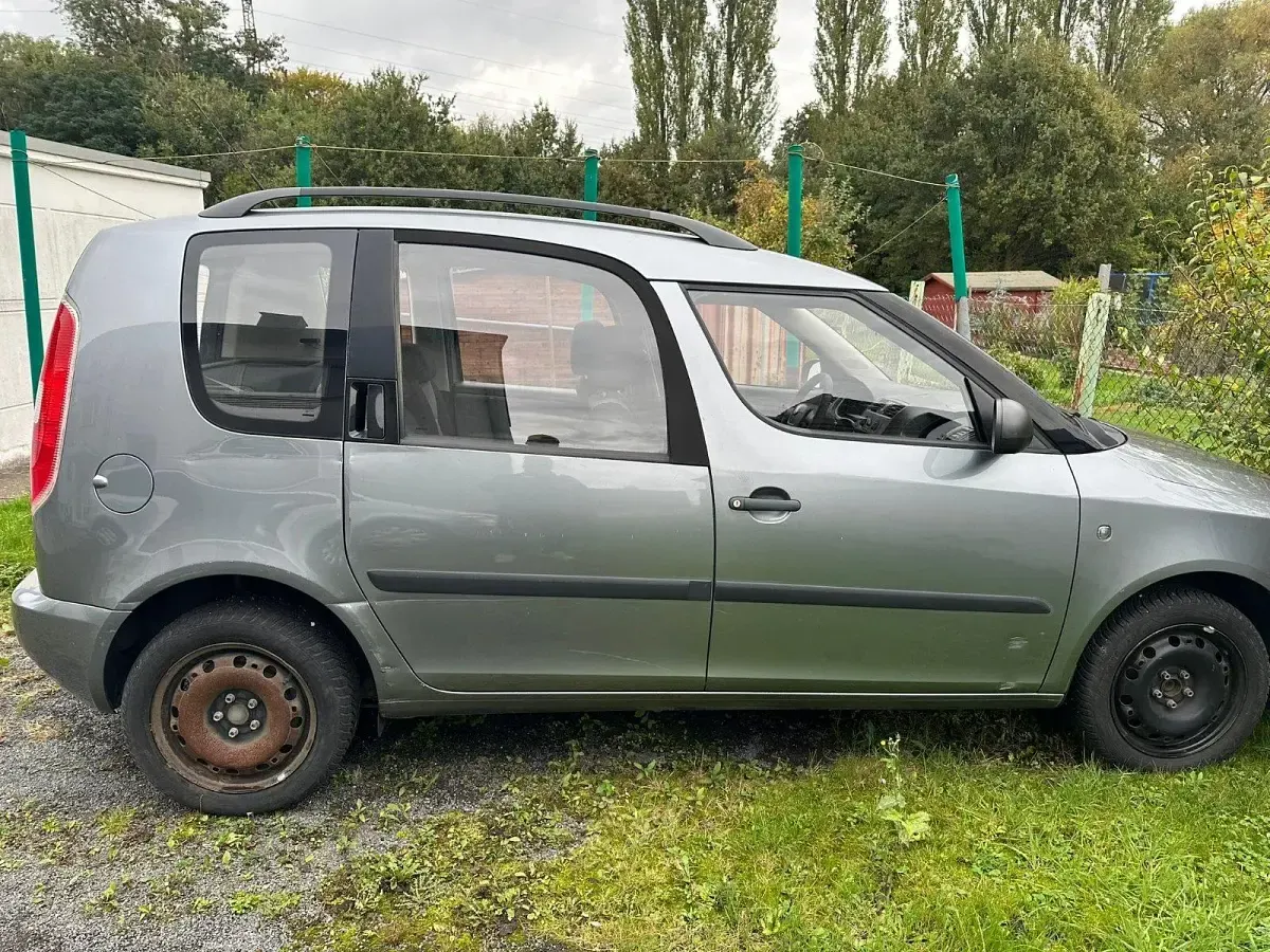 Gebraucht Skoda Roomster 69 PS (50 kW) 2011 Grau Van / Kleinbus