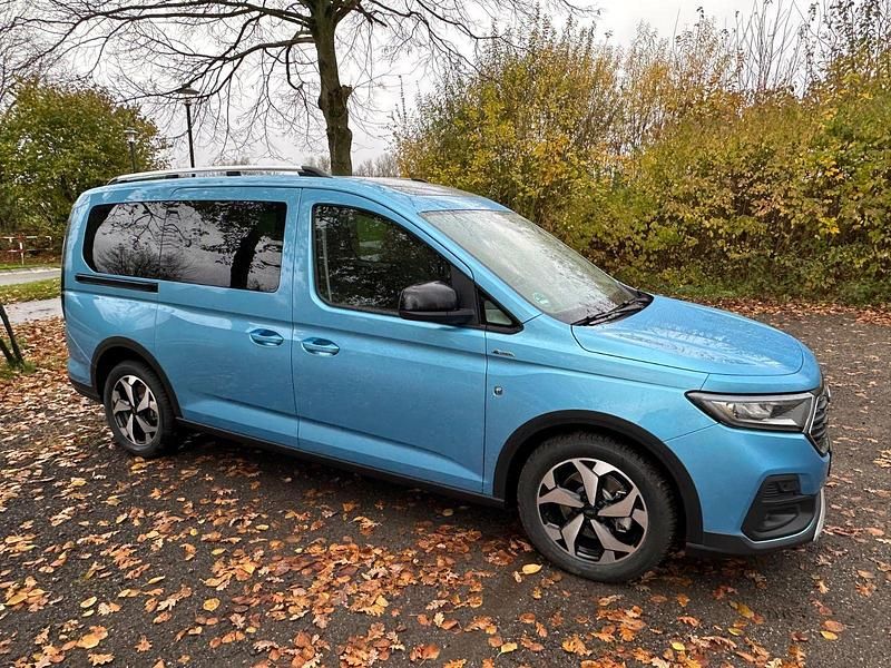 Gebraucht Ford Tourneo Active 122 PS (89 kW) 2024 Blau Van / Kleinbus