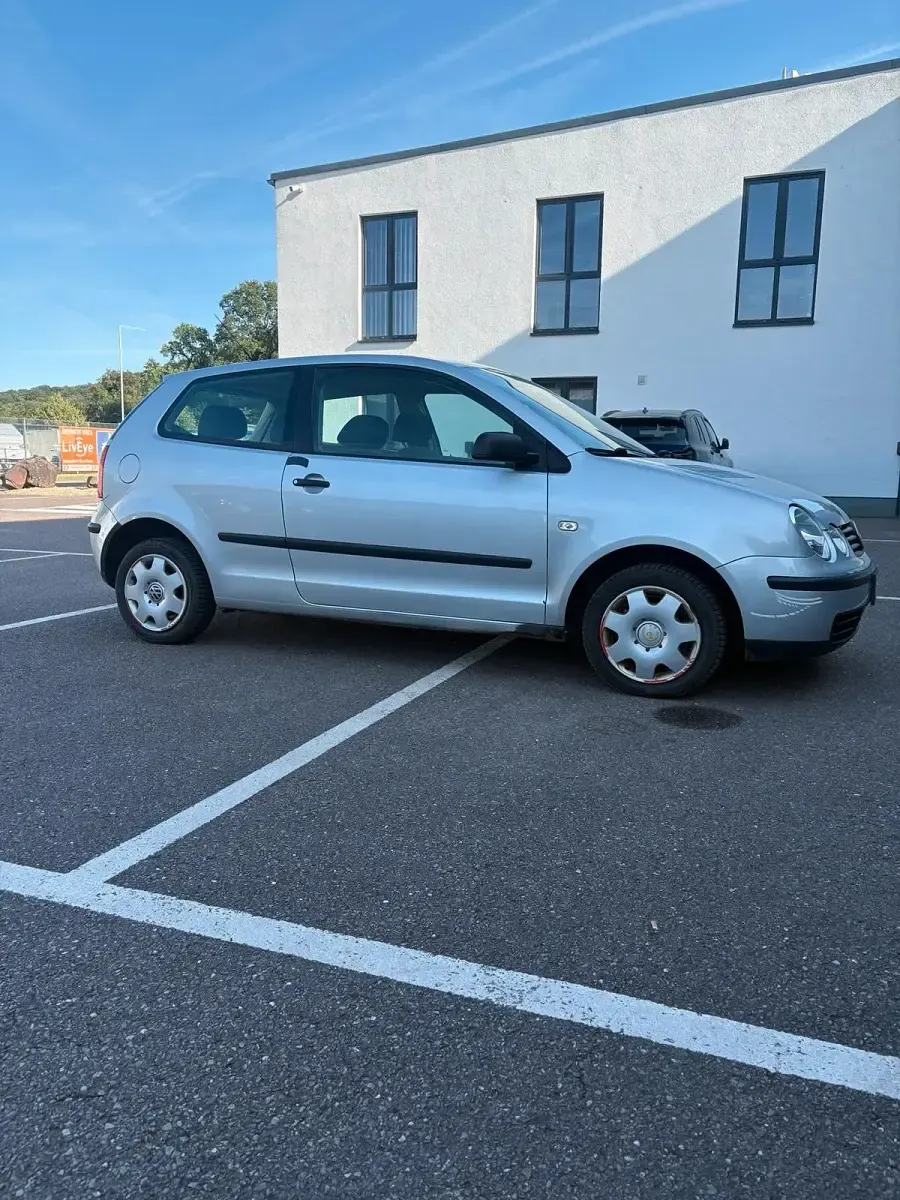 Gebraucht VW Polo 75 PS (55 kW) 2002 Grau Kleinwagen