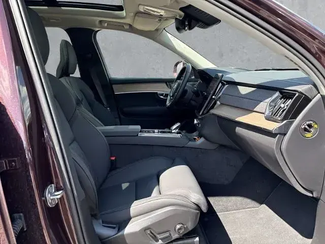 Gebraucht Volvo XC90 Plus 455 PS (334 kW) 2025 Mulberry / metallic SUV
