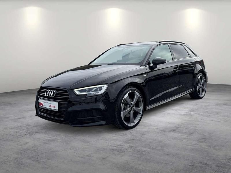 Mythosschwarz metallic Gebraucht 2018 Audi A3 S-Line Limousine | 20.960 € (Fairer Preis) - Bild 1/3