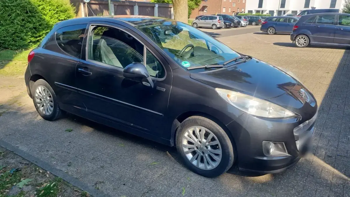 Gebraucht Peugeot 207 156 PS (114 kW) 2010 Schwarz Kleinwagen