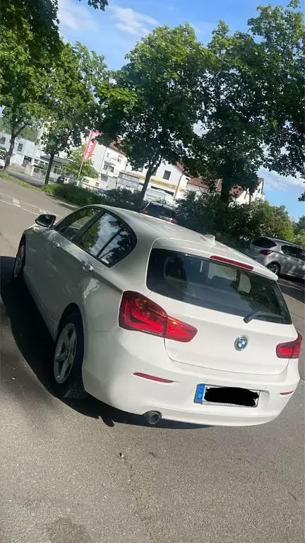 Gebraucht BMW 116 Advantage 109 PS (80 kW) 2016 Weiß Kleinwagen