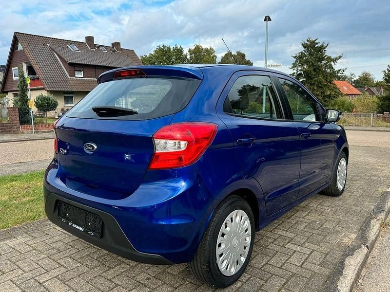 Gebraucht Ford Ka Plus 69 PS (50 kW) 2017 Blau Kleinwagen