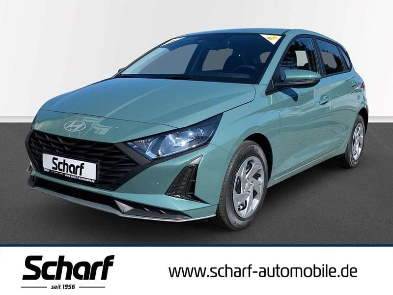 Gruen Gebraucht 2025 Hyundai i20 Select Kleinwagen | 16.890 € (Fairer Preis) - Bild 1/3