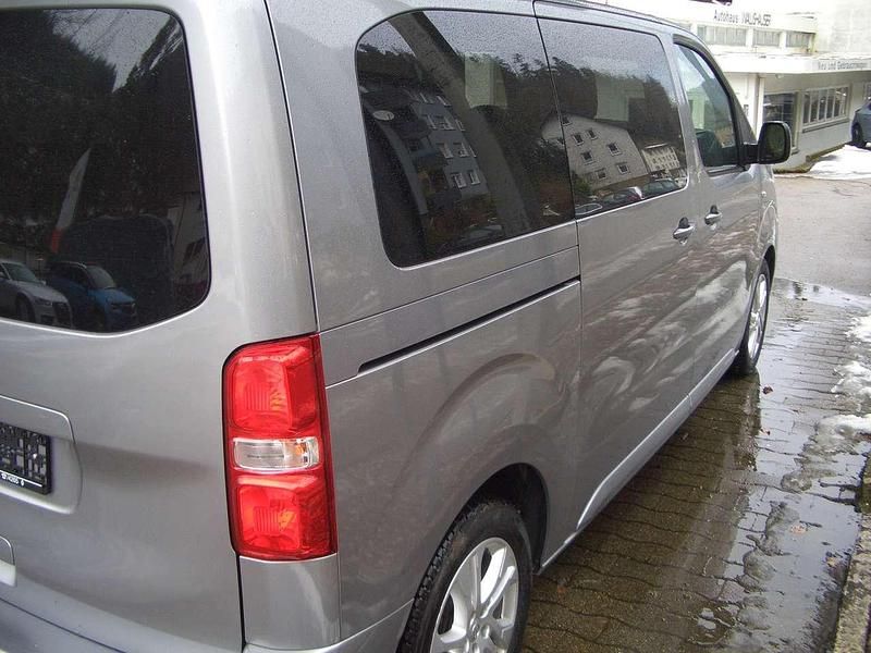 Gebraucht Opel Zafira Life Edition 150 PS (110 kW) 2019 Kontrast grau/quarz silber Van / Kleinbus