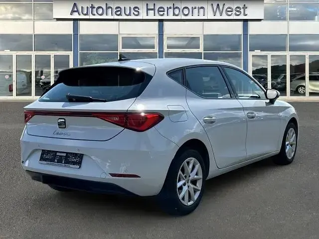 Gebraucht Seat Leon Style 150 PS (110 kW) 2025 Weiss Limousine