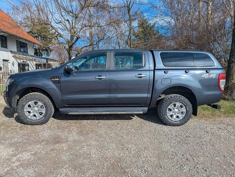 Gebraucht Ford Ranger XLT 160 PS (117 kW) 2017 Grau Pickup