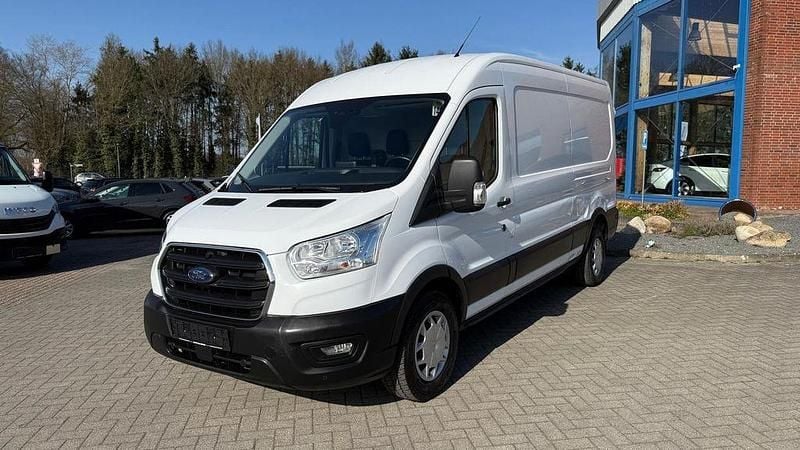 Gebraucht Ford Transit Trend 131 PS (96 kW) 2022 Weiß Van / Kleinbus
