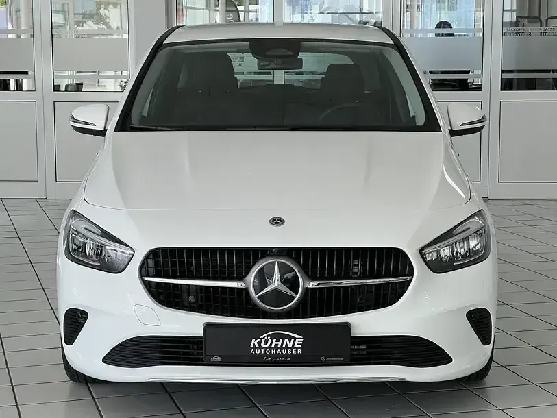 Gebraucht Mercedes B200 Advanced 150 PS (110 kW) 2024 Unilack polarweiß Kleinwagen