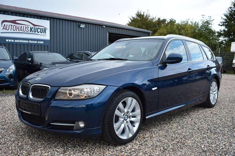 Blau Gebraucht 2010 BMW 325 Exclusive Kombi | 4.490 € (Fairer Preis) - Bild 1/4