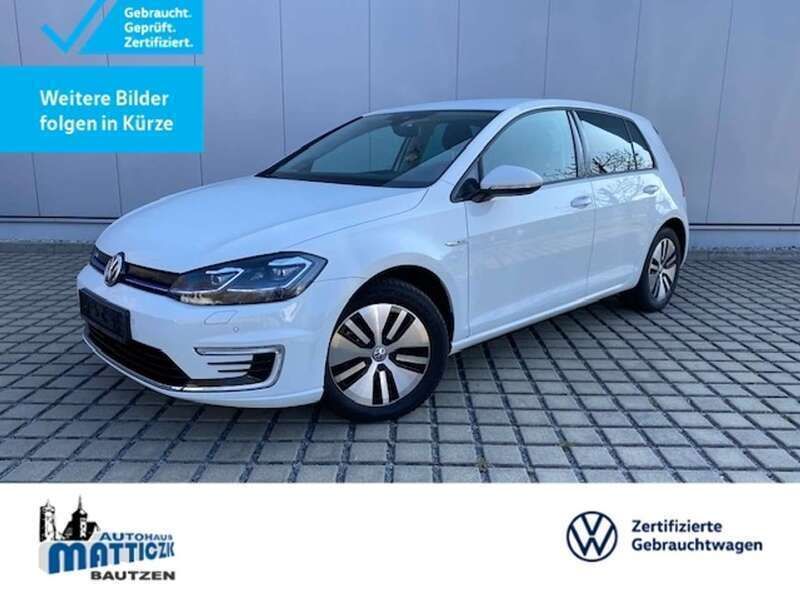 Keine angabe weiß (pure white) Gebraucht 2020 VW e-Golf Comfortline Kleinwagen | 16.790 € (Fairer Preis) - Bild 1/3