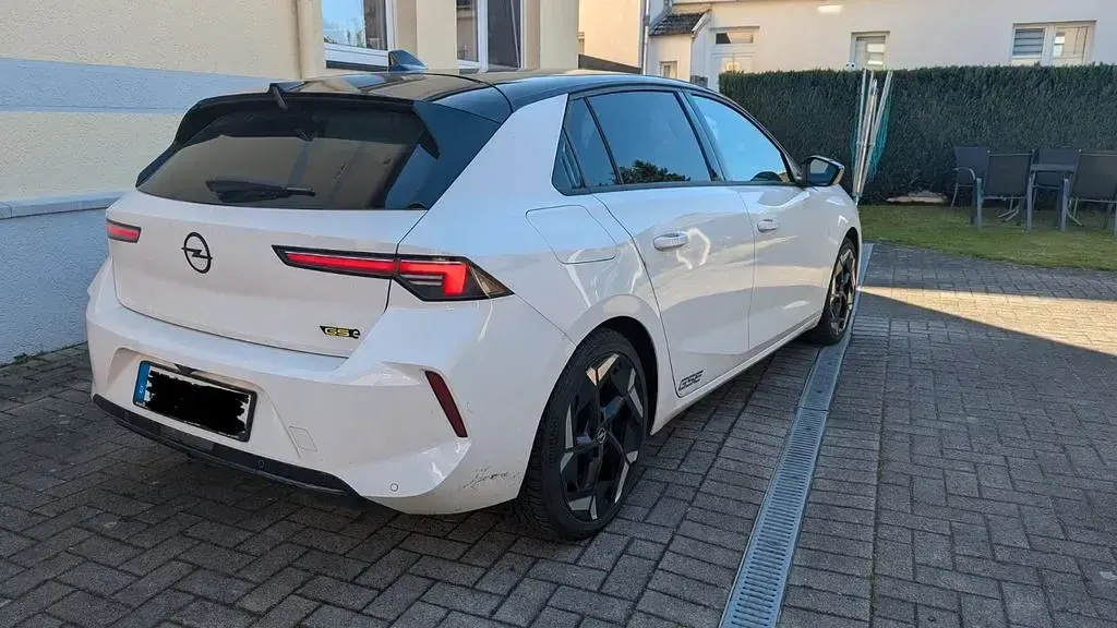 Gebraucht Opel Astra GSe 224 PS (164 kW) 2023 Weiß Kleinwagen