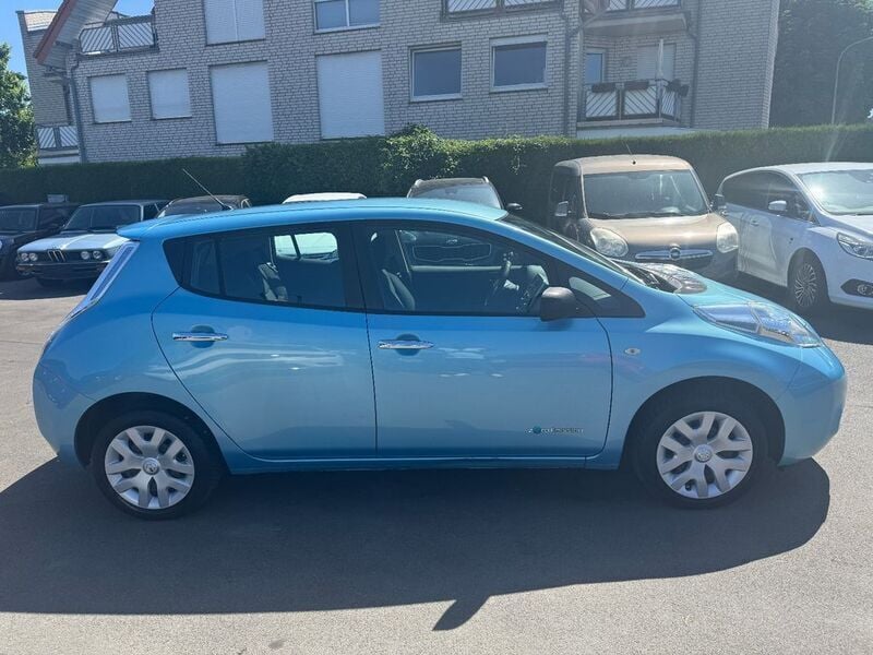 Gebraucht Nissan Leaf Visia 80 kW (109 PS) 2015 Blau Kleinwagen