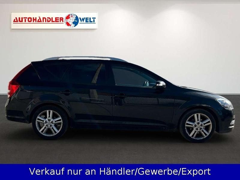 Gebraucht Kia Ceed Sportswagon 128 PS (94 kW) 2011 Zilinaschwarz met. Kombi