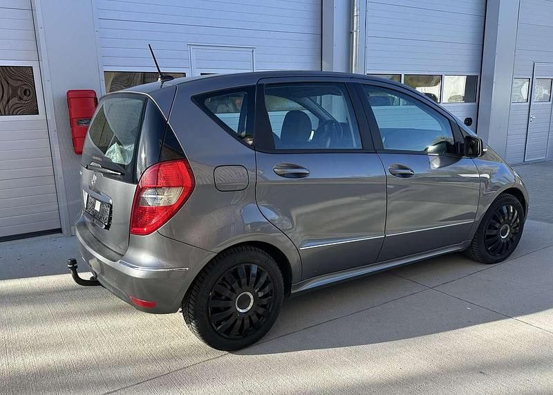 Gebraucht Mercedes A160 95 PS (69 kW) 2011 Grau Kombi