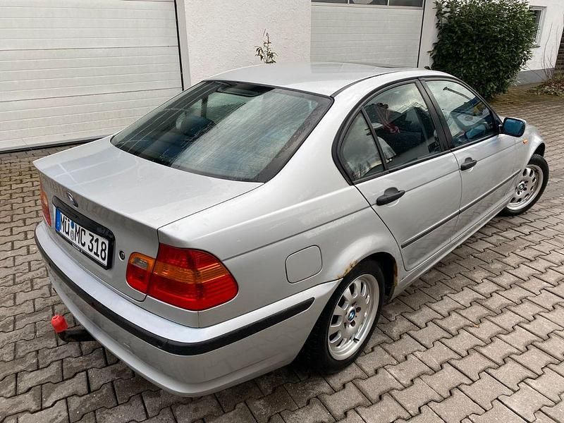 Gebraucht BMW 318 Exclusive 143 PS (105 kW) 2005 Silber Limousine