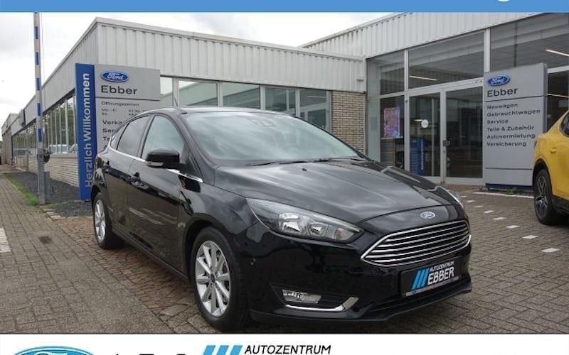 Schwarz Gebraucht 2018 Ford Focus Titanium Limousine | 15.979 € (Fairer Preis) - Bild 1/4