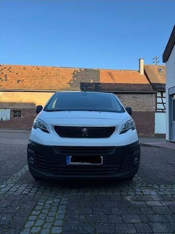 Gebraucht Peugeot Expert 150 PS (110 kW) 2019 Weiß Van
