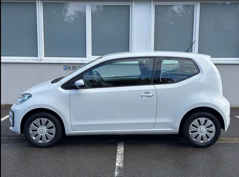 Second-hand VW up! 65 CP (47 kW) 2020 Alb Hatchback