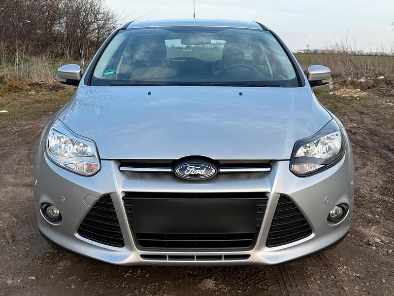 Gebraucht Ford Focus Titanium 101 PS (74 kW) 2013 Silber Kombi