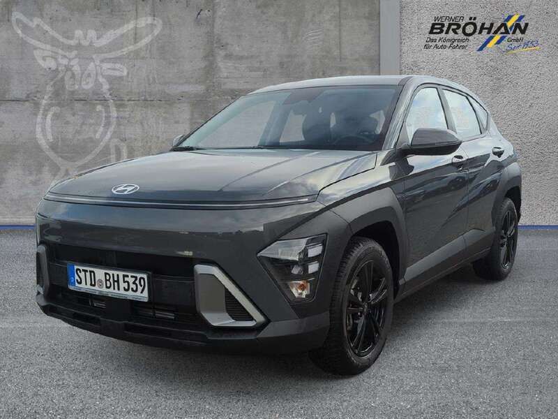 Ecotronic grey Gebraucht 2024 Hyundai Kona Select SUV | 20.680 € (Superpreis) - Bild 1/4