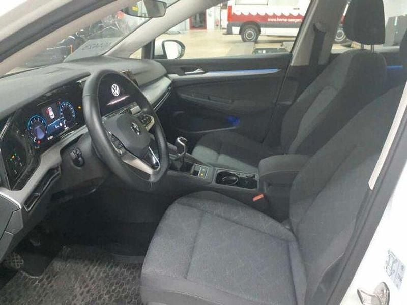 Gebraucht VW Golf VIII Life 131 PS (96 kW) 2022 Pure white Limousine