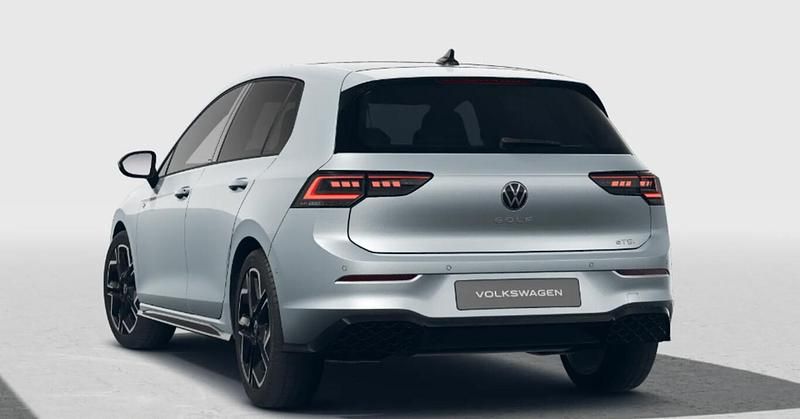 Neu VW Golf VIII R-line 204 PS (150 kW) 2026 Oyster silver/black roof Limousine