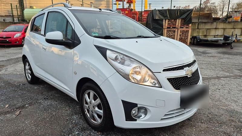 Gebraucht Chevrolet Spark LT 82 PS (60 kW) 2012 Weiß Kleinwagen